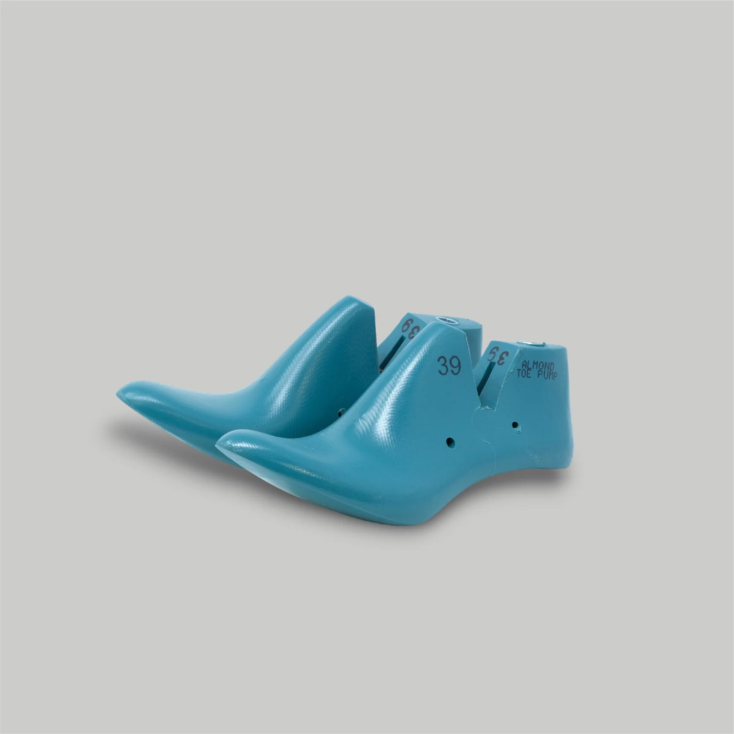 Almond Toe Pump / Women's Last
